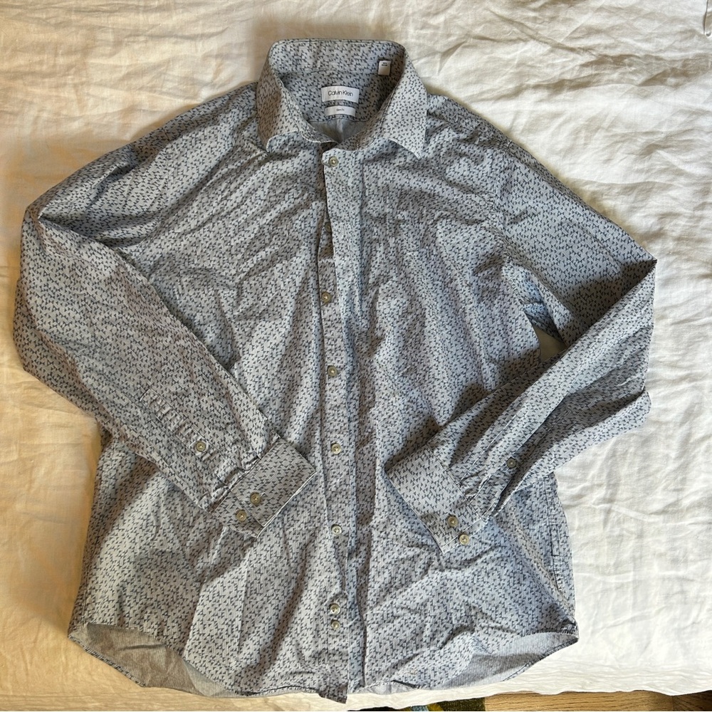 Calvin Klein Patterned Gray Shirt Button Up, Size Large